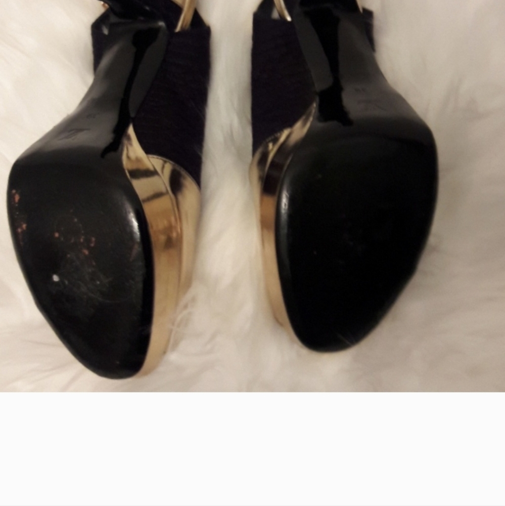 These are beautiful Louis Vuitton sling backs, They're, like new, just gorgeous - Picture 4 of 6